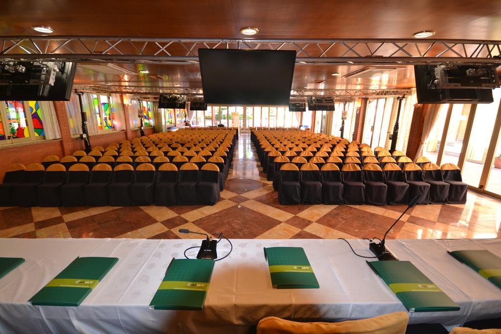 Lavern Hotel Restaurant Sol I VI מראה חיצוני תמונה